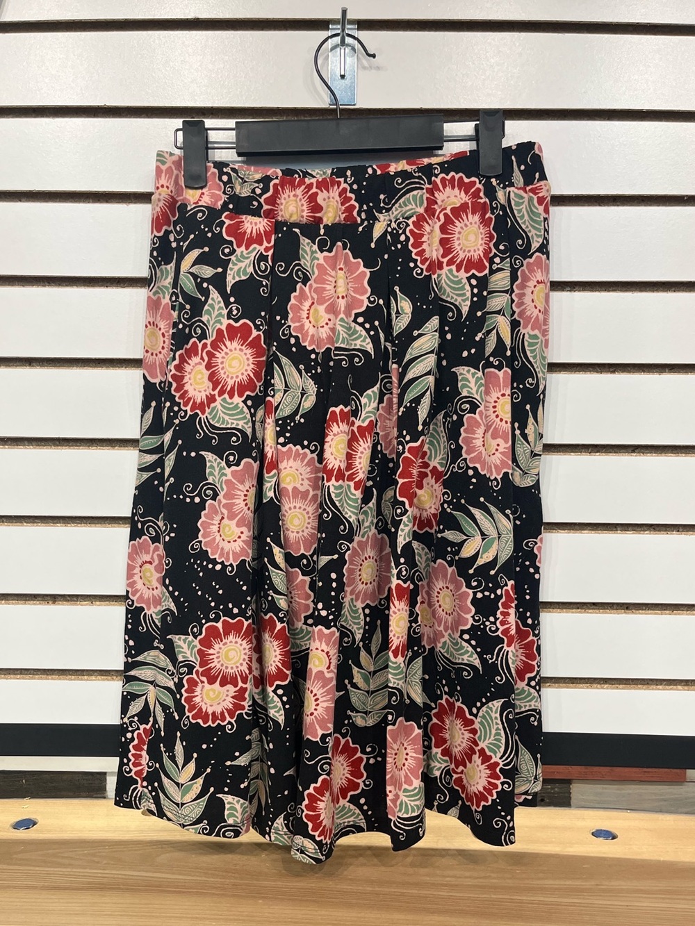 LuLaRoe Madison skirt size medium - Picture 2 of 5